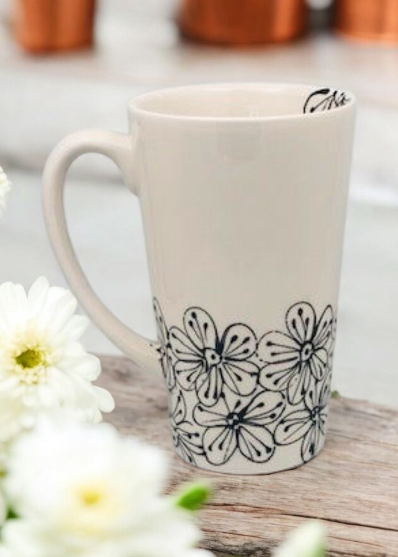 Black and white floral tall mug 