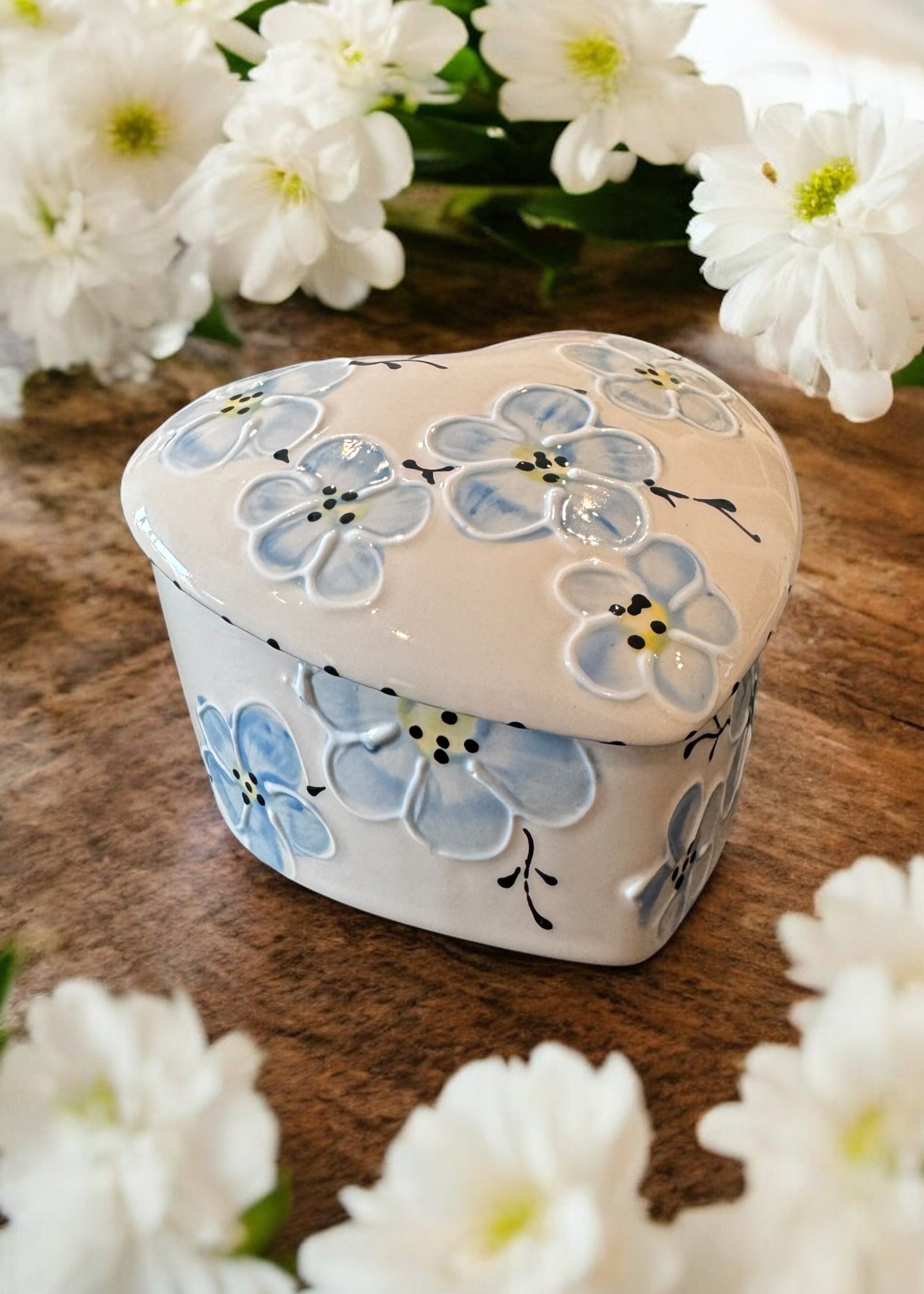 blue cherry blossom heart box closed