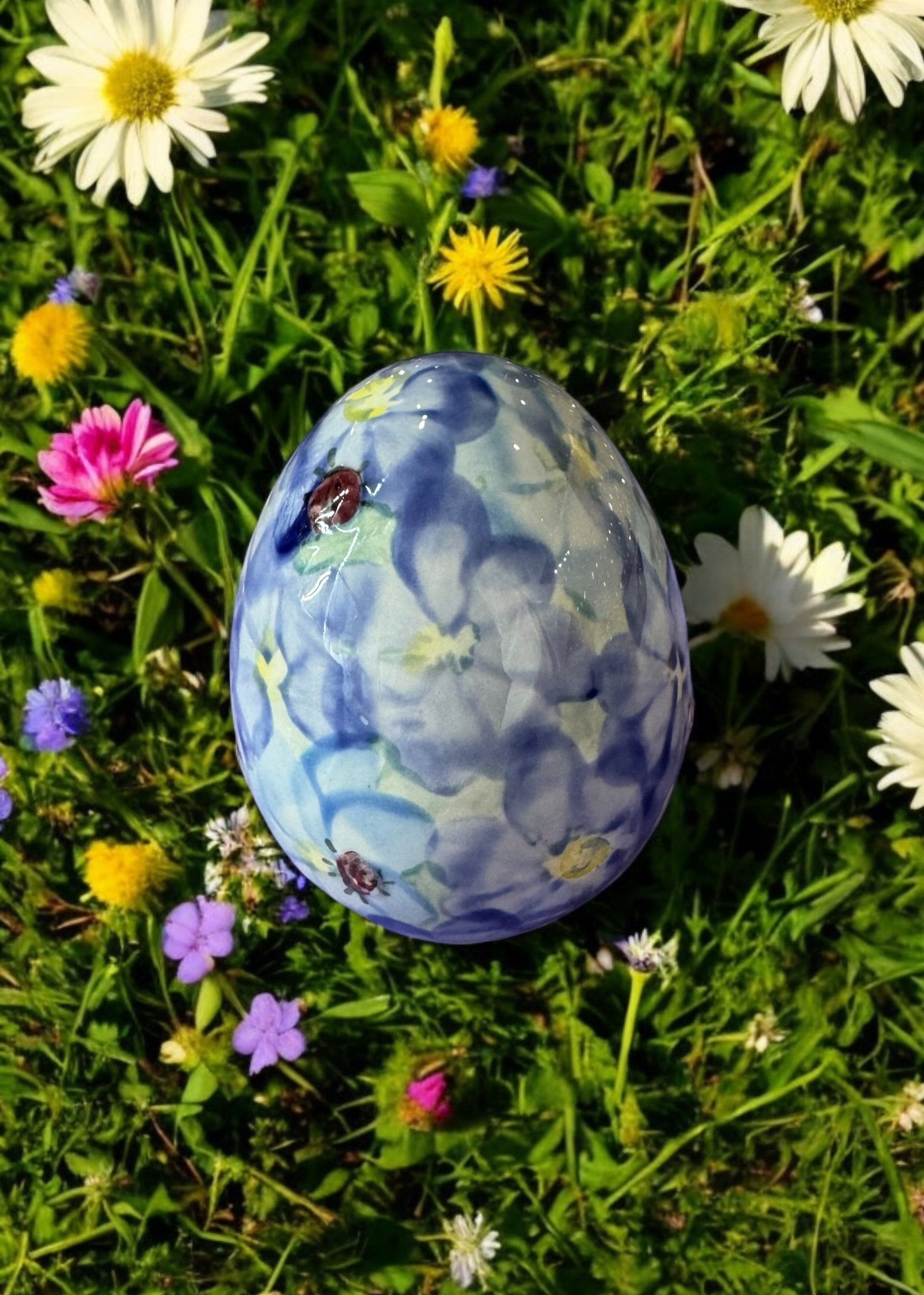 blue daisy ceramic easter egg