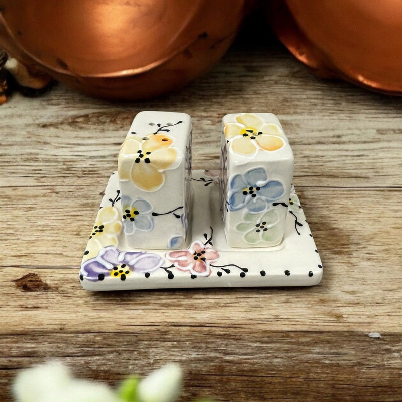 Salt and Pepper Square Sets